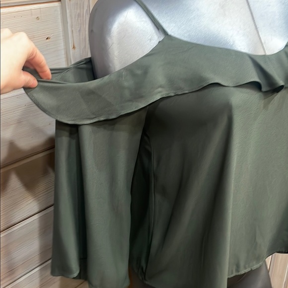 Lush Green Ruffled Relaxed Cold Shoulder Blouse - Picture 2 of 5
